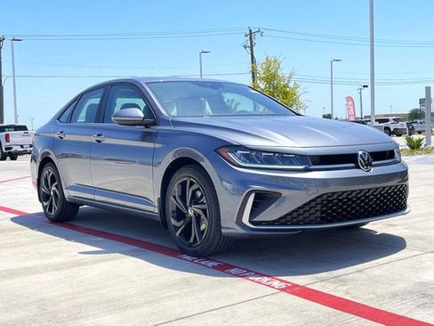 New 2025 Volkswagen Jetta SE image 8