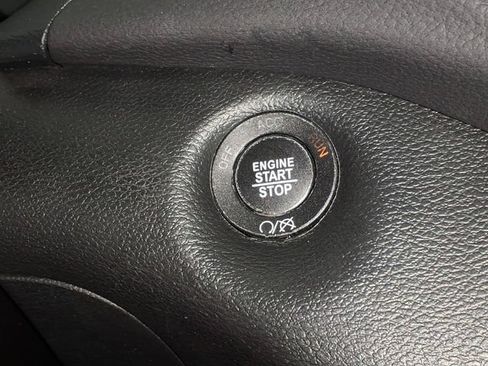 Used 2020 Jeep Cherokee Limited AWD/4WD image 23