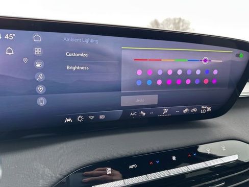 Used 2025 Buick Enclave Preferred image 25