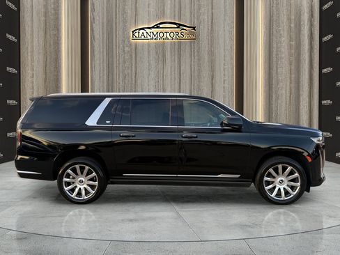 Used 2022 Cadillac Escalade ESV Premium Luxury Platinum w/ Heavy-Duty Trailer Package image 7