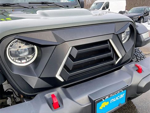 Used 2022 Jeep Gladiator Rubicon w/ Cold Weather Group image 28