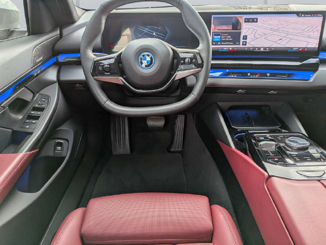 Used 2024 BMW i5 eDrive40i w/ M Sport Package RWD image 15