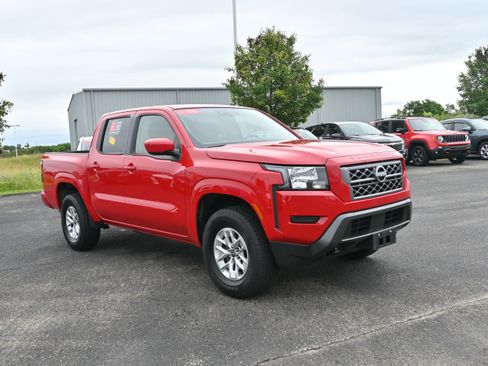 Certified 2024 Nissan Frontier SV image 2