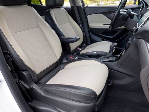 Used 2019 Buick Encore Preferred FWD image 8
