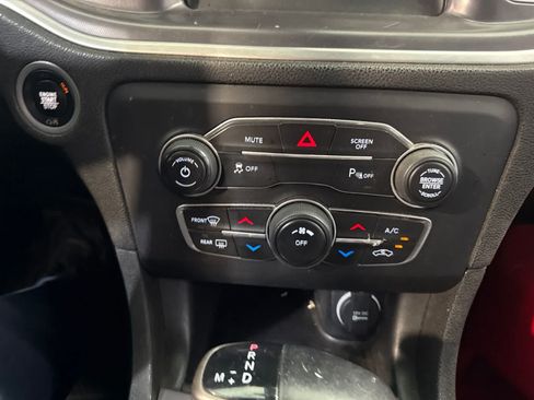 Used 2020 Dodge Charger SXT w/ Leather Interior Group RWD image 27
