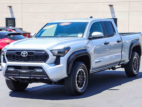 Certified 2024 Toyota Tacoma TRD Off-Road w/ TRD Off Road Upgrade Package AWD/4WD image 3