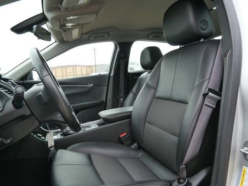 Used 2017 Chevrolet Impala LT image 11