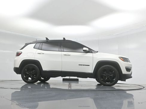 Used 2020 Jeep Compass Latitude image 45