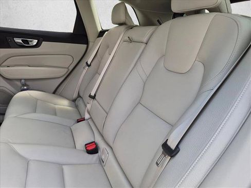Used 2025 Volvo XC60 B5 Plus w/ Protection Package Premier AWD/4WD image 15