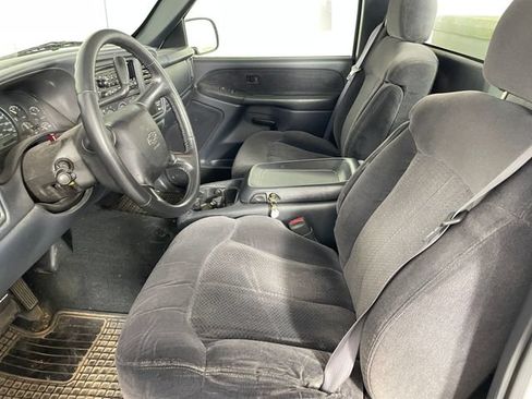 Used 2000 Chevrolet Silverado 1500 LS w/ Off-Road Chassis Pkg AWD/4WD image 2