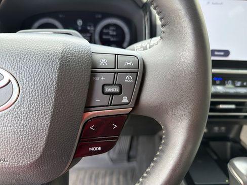 Used 2025 Toyota Camry XLE w/ Premium Plus Package FWD image 17