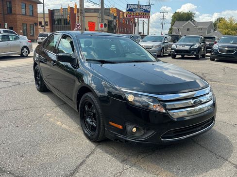 Used 2011 Ford Fusion SE w/ 202A Rapid Spec Order Code FWD image 2