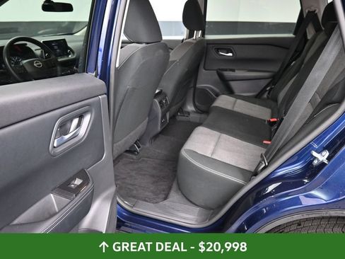 Used 2025 Nissan Rogue SV FWD image 18