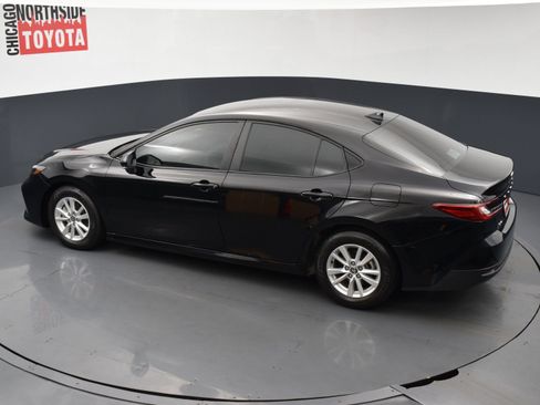 Used 2025 Toyota Camry LE FWD image 20