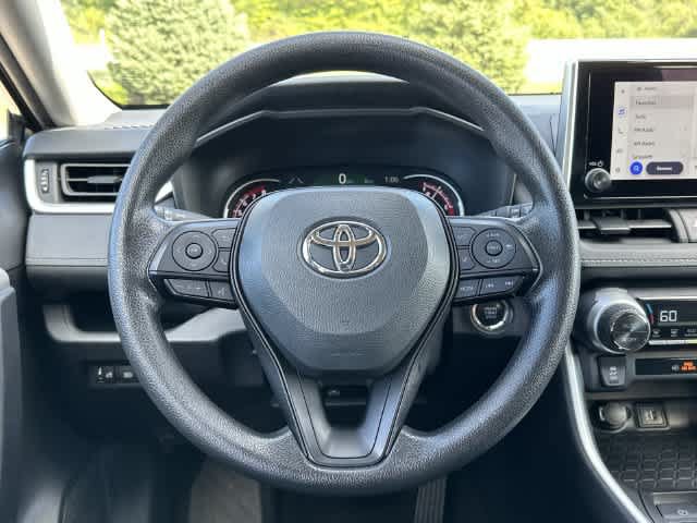 Used 2025 Toyota RAV4 XLE FWD image 7