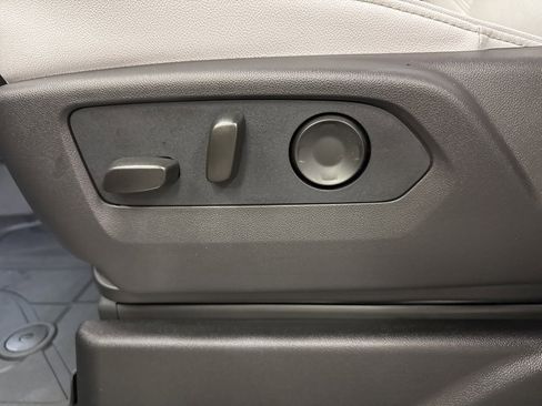 New 2026 Chevrolet Suburban Premier image 23