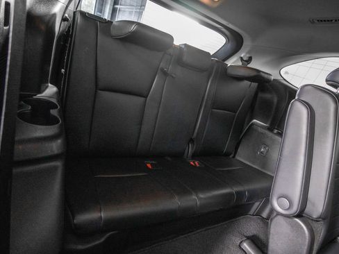 Used 2024 Toyota Highlander XLE FWD image 12