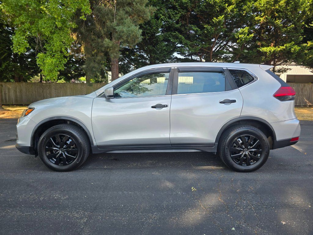 Used 2017 Nissan Rogue S AWD/4WD image 3