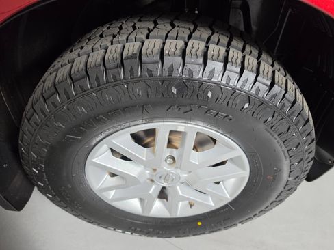 Used 2018 Nissan Frontier SV AWD/4WD image 12