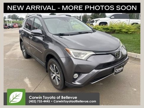 Used 2017 Toyota RAV4 XLE AWD/4WD image 1