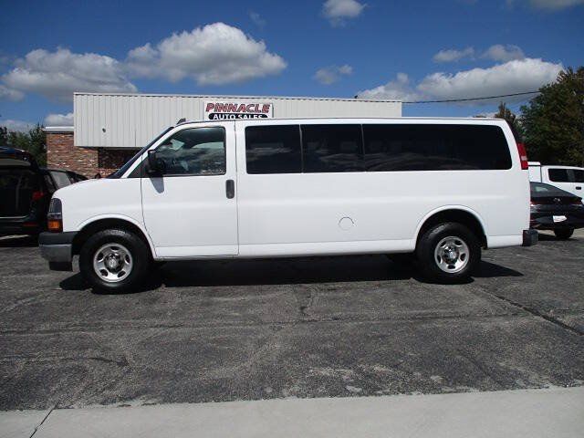 Used 2018 Chevrolet Express 3500 LT w/ LT Preferred Equipment Group RWD image 9