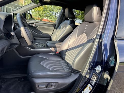 Used 2022 Toyota Highlander XSE AWD/4WD image 12