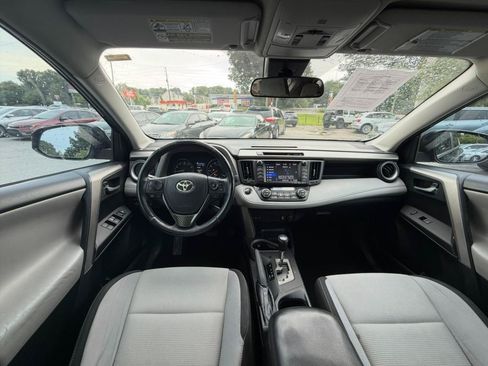 Used 2017 Toyota RAV4 XLE FWD image 2