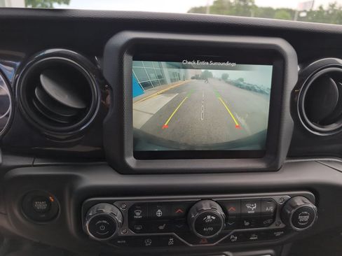 Used 2021 Jeep Wrangler Unlimited Sport AWD/4WD image 19