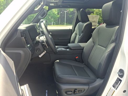 New 2026 Lexus GX 550 AWD/4WD image 9