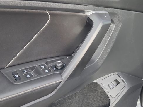 Used 2024 Volkswagen Tiguan SE R-Line image 20