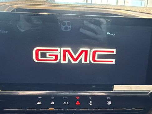 Used 2022 GMC Sierra 1500 Elevation image 25