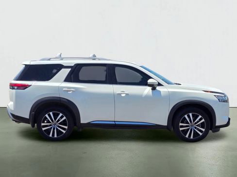 Used 2023 Nissan Pathfinder Platinum AWD/4WD image 7