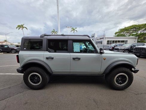 Used 2022 Ford Bronco Badlands image 6