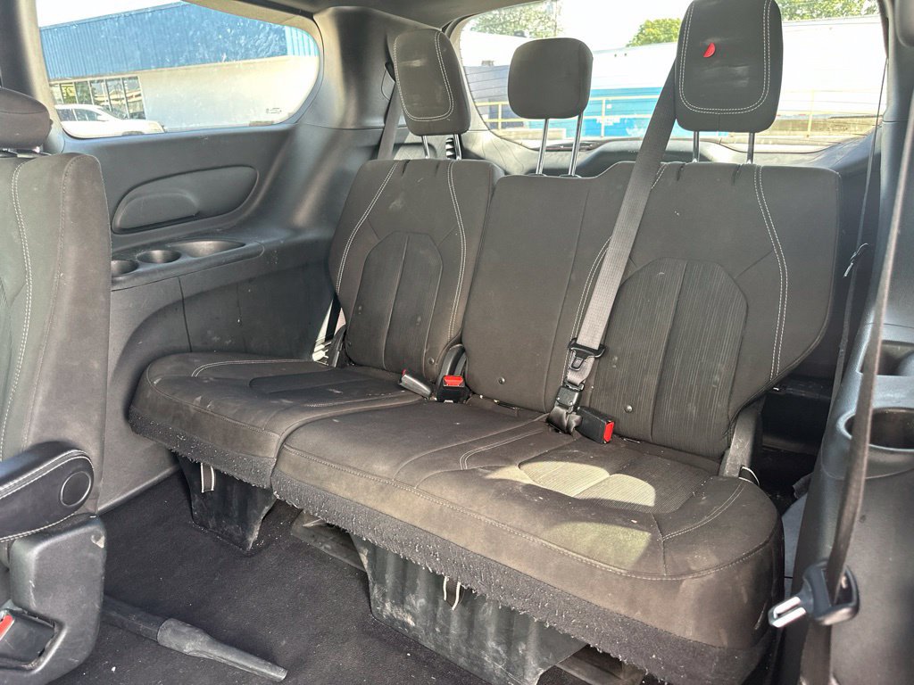 Used 2018 Chrysler Pacifica Touring Plus w/ S Appearance Package FWD image 19