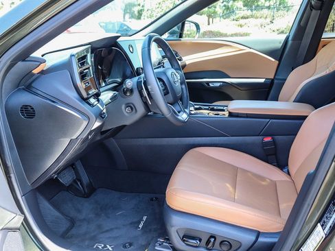 Used 2025 Lexus RX 350 FWD w/ Technology Package image 22