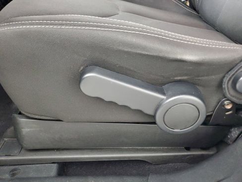 Used 2017 Jeep Wrangler Sahara w/ Connectivity Group image 25