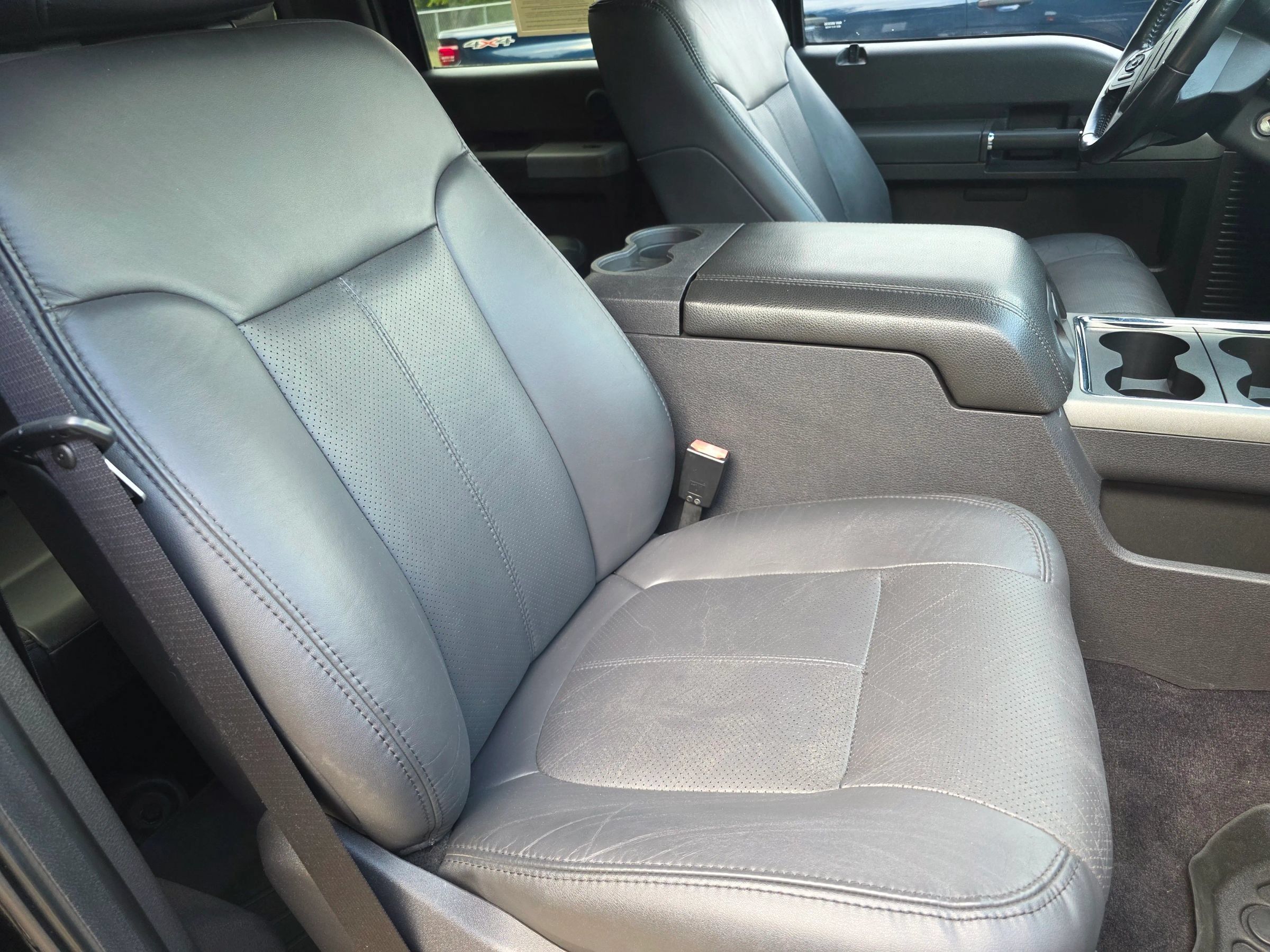 Used 2011 Ford F450 Lariat w/ Lariat Ultimate Pkg AWD/4WD image 14