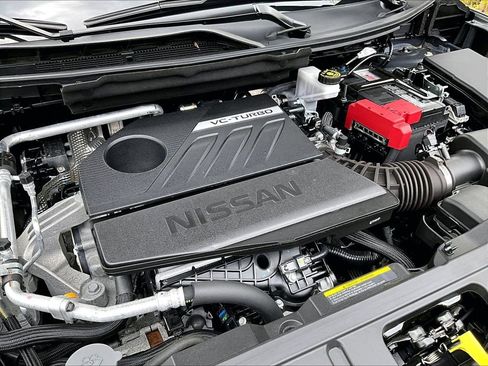 Used 2025 Nissan Rogue SV AWD/4WD image 33