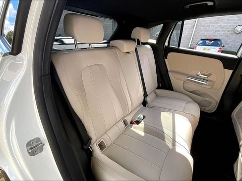 Used 2025 Mercedes-Benz GLA 250 4MATIC image 29