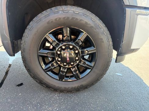 Used 2025 GMC Sierra 2500 AT4 AWD/4WD image 29
