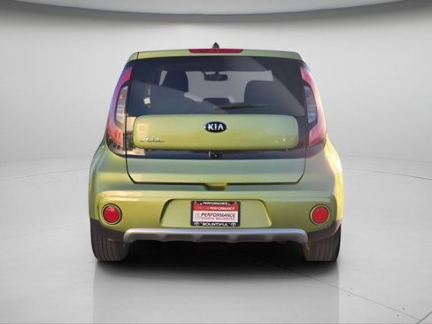 Used 2017 Kia Soul + image 8