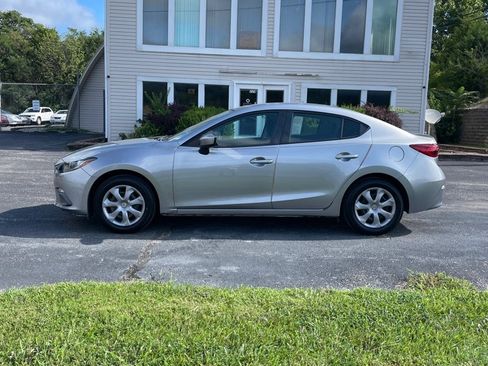 Used 2015 MAZDA MAZDA3 i Sport FWD image 2