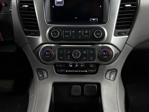 Used 2018 Chevrolet Suburban LT image 28