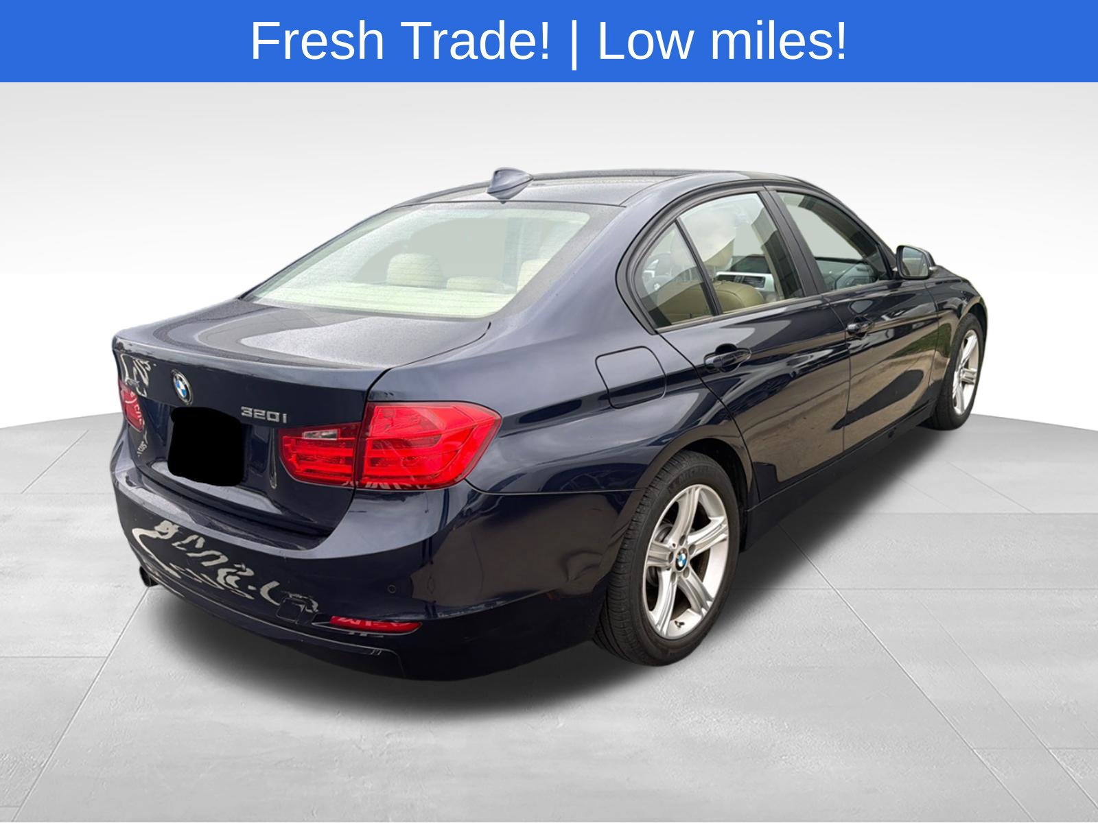 Used 2014 BMW 320i xDrive Sedan AWD/4WD image 5