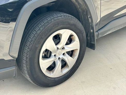 Certified 2023 Toyota RAV4 LE FWD image 9