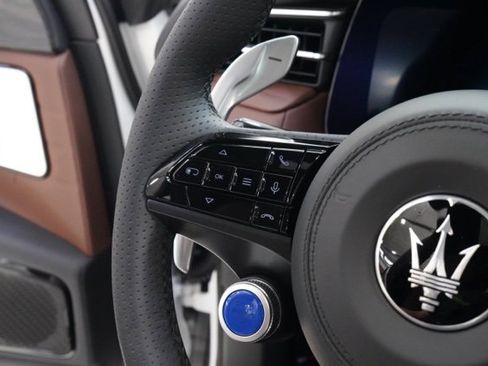 New 2025 Maserati Grecale Modena image 18