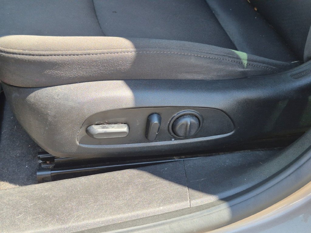 Used 2018 Chevrolet Malibu LT FWD image 16