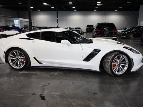 Used 2017 Chevrolet Corvette Z06 image 8