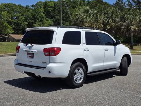 Used 2012 Toyota Sequoia SR5 RWD image 5