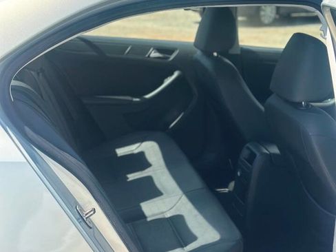 Used 2012 Volkswagen Jetta SE FWD image 30